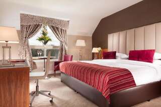 Отель Castleknock Hotel Бланчардстаун Улучшенный двухместный номер с 1 кроватью или 2 отдельными кроватями-2